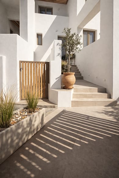 Reya Suites - Image 2