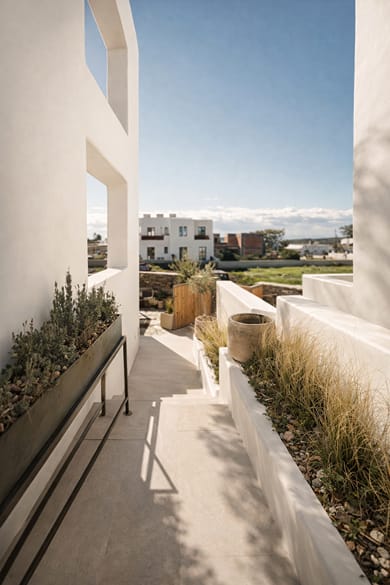 Reya Suites - Image 4
