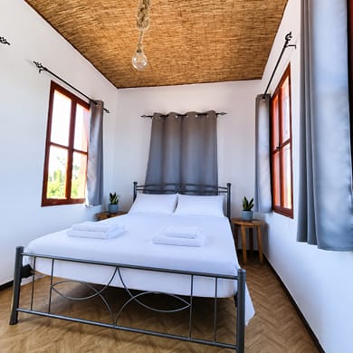 Double Room with Double Bed and Shared Bathroom