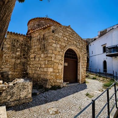 Rhodes Youth Hostel - Image 7