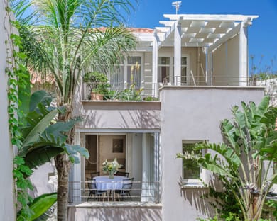 Garden View Residence - located 180m. from the Hotels