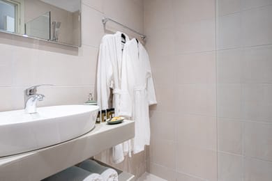 Riviera Hotel - Image 3