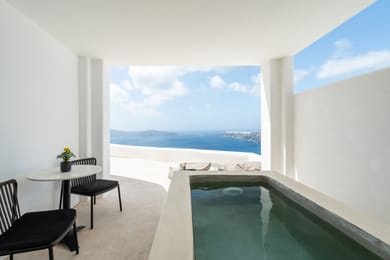 Executive Suite Caldera view with outdoor mini plunge pool Quadruple