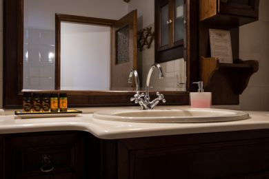 Superior Apartment | Brown