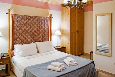 Standard Double Room | Violet