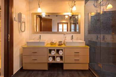 Rodos Niohori Elite Suites - Image 7