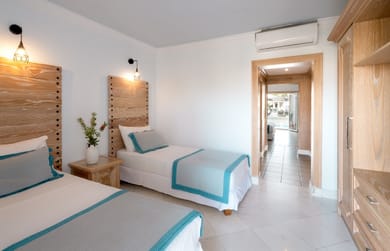 Family Suite Sharing Pool