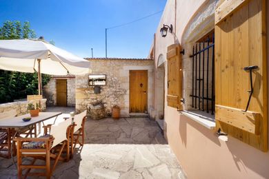 Rose Garden Villa - 70m² home in 370m²  plot