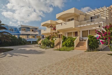 Royal Beach Hotel - Image 5