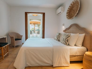 Cabana Paradiso Fields View