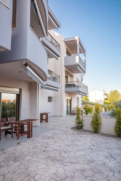 Royalty Suites Loft Halkidiki - Image 2