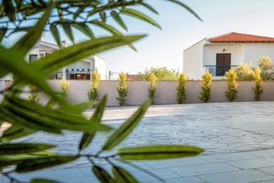 Royalty Suites Loft Halkidiki - Image 3