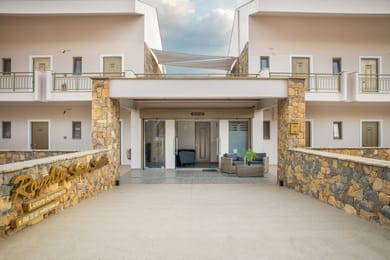 Royalty Suites Seaside Halkidiki - Image 5