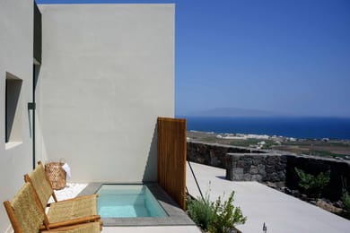 Kissiri Sea View Suite with Jacuzzi