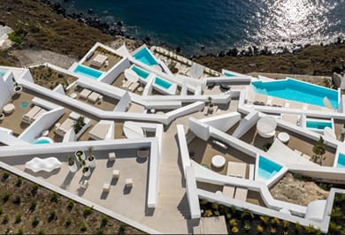 Saint Santorini - Image 2