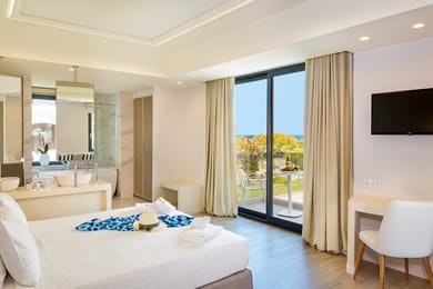 Superior Room with Hydromassage Bathtub or Jacuzzi