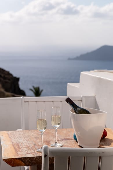 Amaze Suite with Heated Plunge Pool & Caldera View