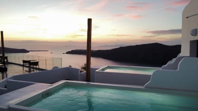 Cave Suite with Heated Plunge Pool & Caldera View