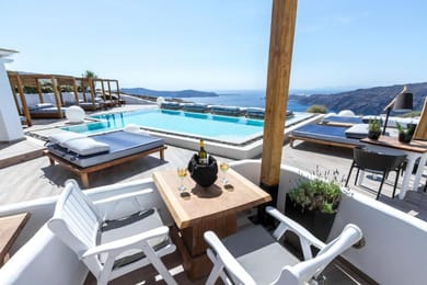 Deluxe Suite with Heated Plunge Pool & Caldera View