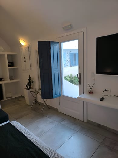 Junior Suite with Hot Tub & Caldera View
