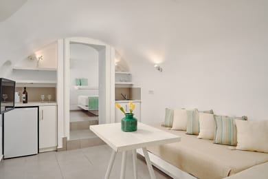 Santorini Mansion - Image 4