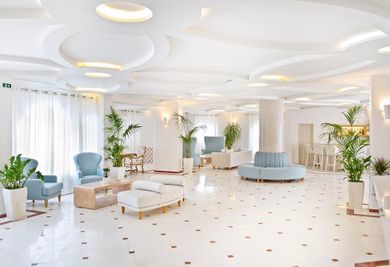 Santorini Palace Hotel - Image 4