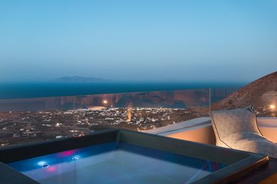 S Villa Sea View with Outdoor Heated Tub