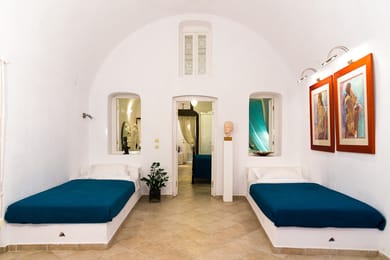 Blue & White Cave House without Hot Tub