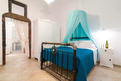 Blue & White Cave House without Hot Tub