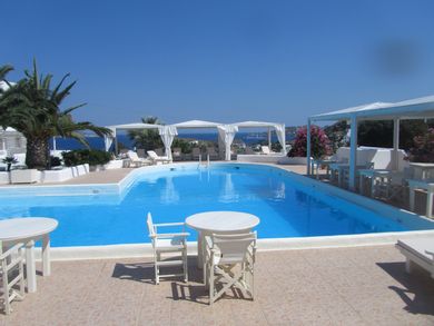 Pool & Resort View - Queen / King Bed