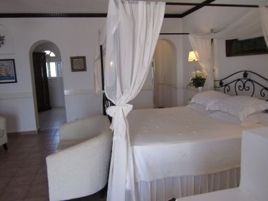 Porto Scoutari Romantic Hotel & Suites - Image 5