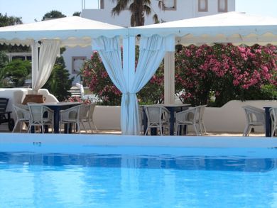 Porto Scoutari Romantic Hotel & Suites - Image 7