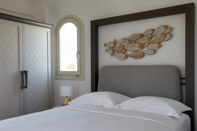 Queen Guest Room with Hot Tub
