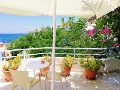 Seafront Studios and Apartments - Image 6