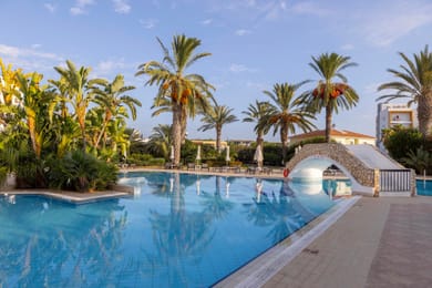 Seagull Hotel Apartments - Image 3