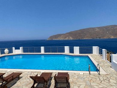 SeaRock Rooms & Suites - Image 3