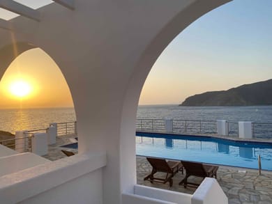 SeaRock Rooms & Suites - Image 4