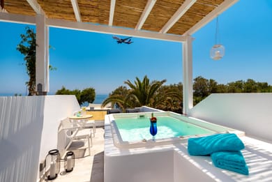 Deluxe Suite with Sea View and Hot Tub - Split Level