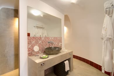 Grand Suite with Private Pool & Caldera View
