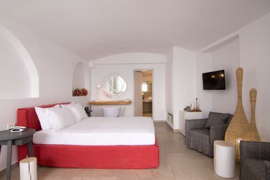 Pure Suite with Private Hot Tub & Caldera View