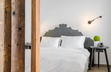 Honeymoon Suite with Private Outdoor Hot Tub and Caldera View