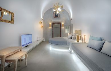 Grand Suite with Outdoor Hot Tub & Caldera View