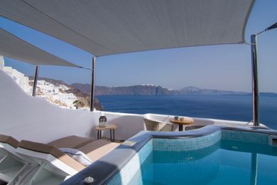 Legend Suite with Outdoor Hot Tub & Caldera View