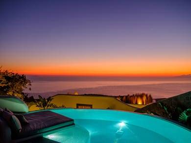 Luxury Villa with Private Pool and Heated Jacuzzi