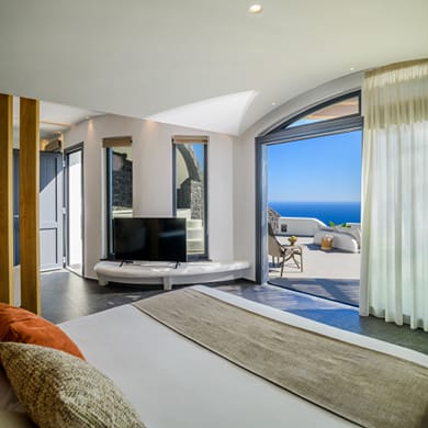 Luxury Villa with Private Pool and Heated Jacuzzi