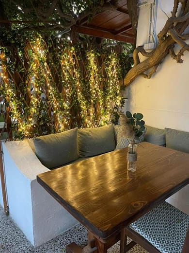 Semiramis Guesthouse Milos - Image 4