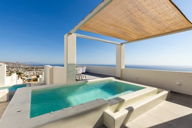 Deluxe Suite With Heated Swimming Pool and Panoramic View