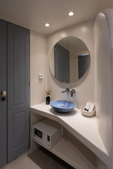 Deluxe Double Room with Hot Tub & Caldera View