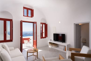 Three Bedroom Villa with Caldera View & Jacuzzi