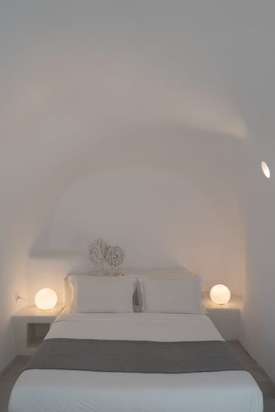 Three Bedroom Villa with Caldera View & Jacuzzi